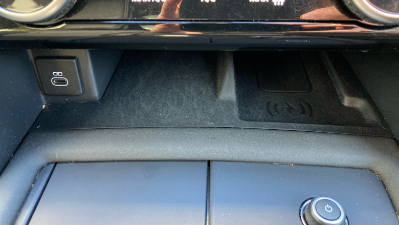 Land Rover Discovery 3.0 D300 Dynamic SE 5dr Auto Diesel Station Wagon